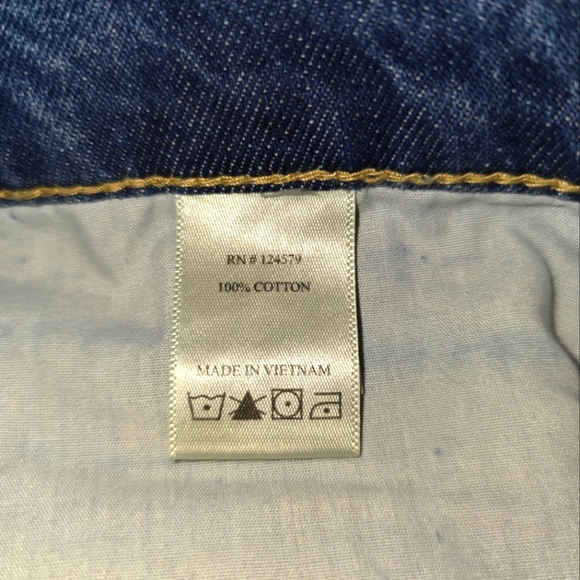 Sneak Peek High Rise 90's Fit Denim Short- size Medium- NWT - Picture 6 of 6